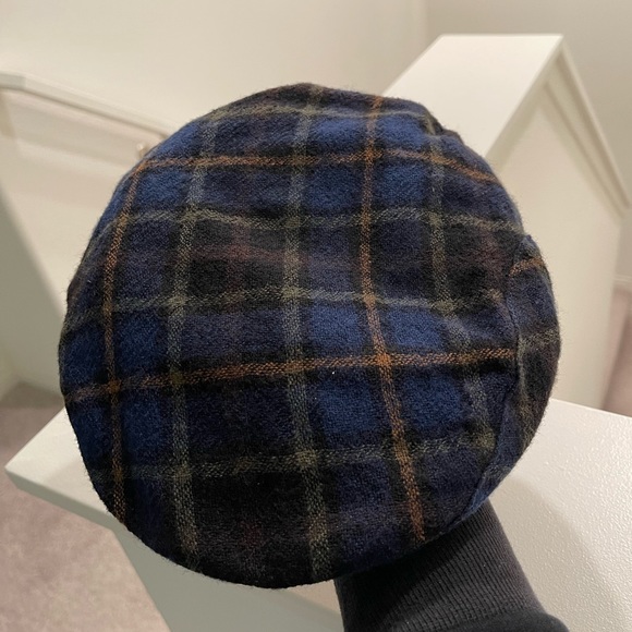 Goorin Bros newsie flat cap blue plaid cap. Amazing inside lining. Size small. - Picture 8 of 13